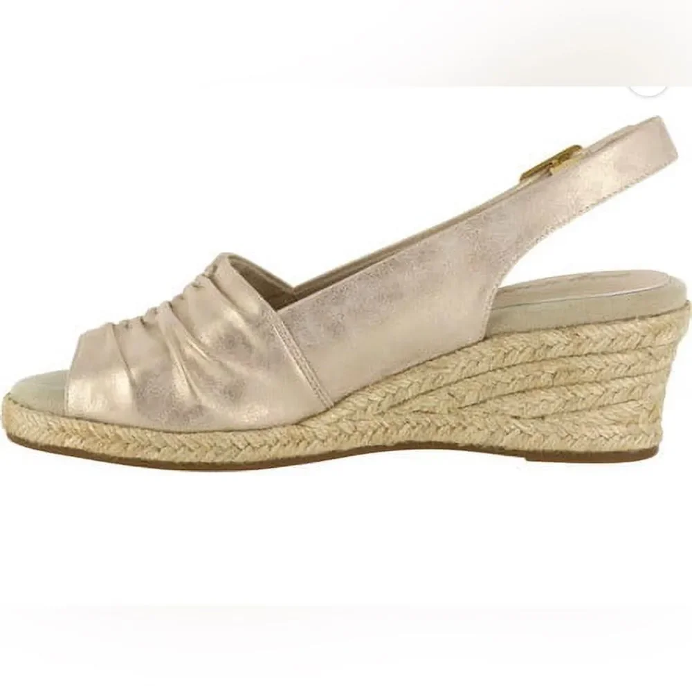 8.5W Gold Easy Street Espadrilles EUC